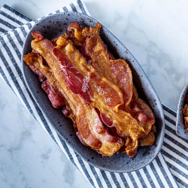 How long to cook bacon in the oven