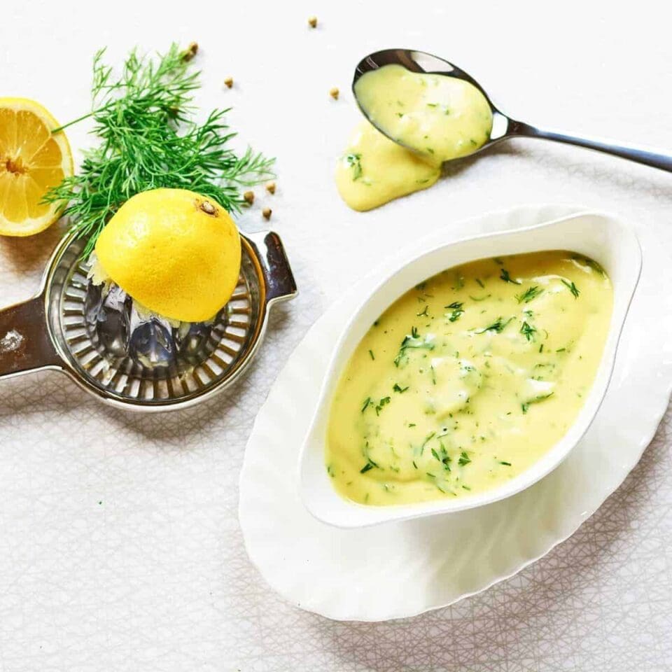 What Are the Substitutes for Hollandaise Sauce?