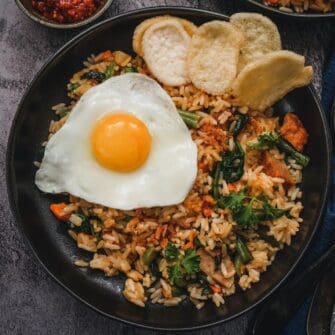 33 BEST Indonesian Recipes That Everyone Must Give A Try!🍴