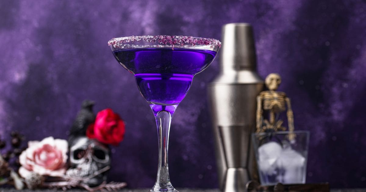21 BEST Purple Cocktails Elegant Beautifully Made Cocktails! 💜