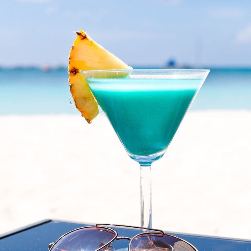 19 BEST Coconut Water Cocktails To Beat The Summer Heat! 🥥