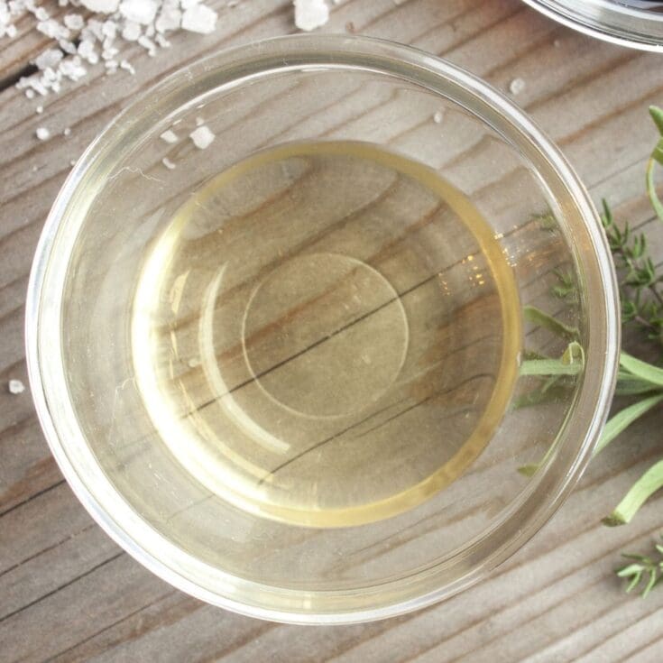 White Vinegar vs White Wine Vinegar: From Flavors To Uses