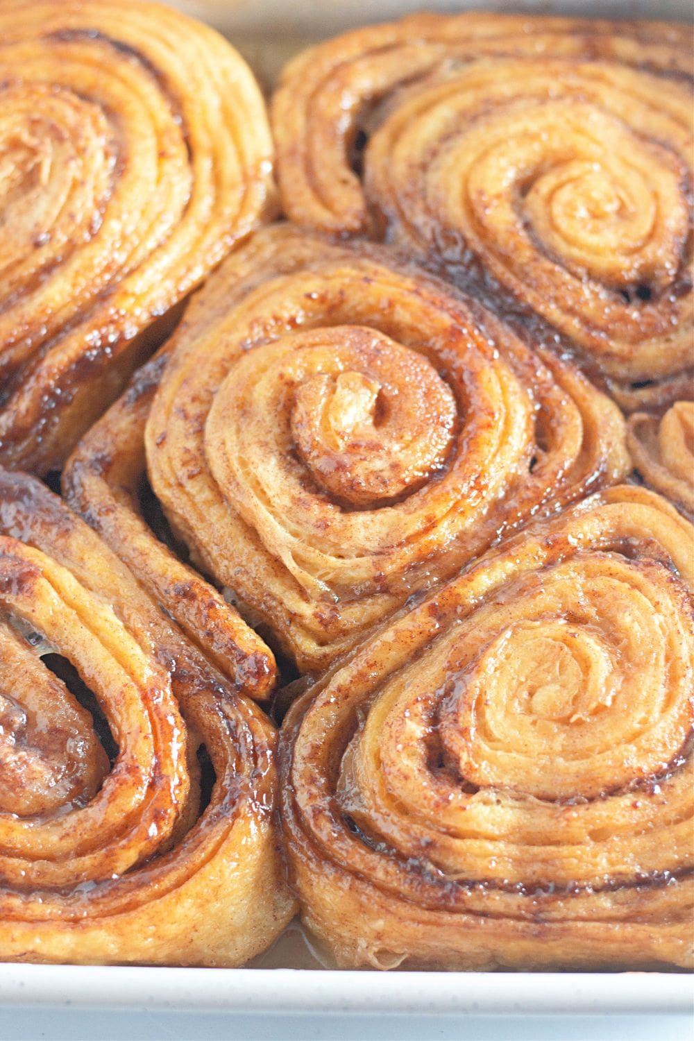 Breakfast Ideas Without Eggs: Cinnamon Rolls, Biscuits, Chia Pudding and Toast