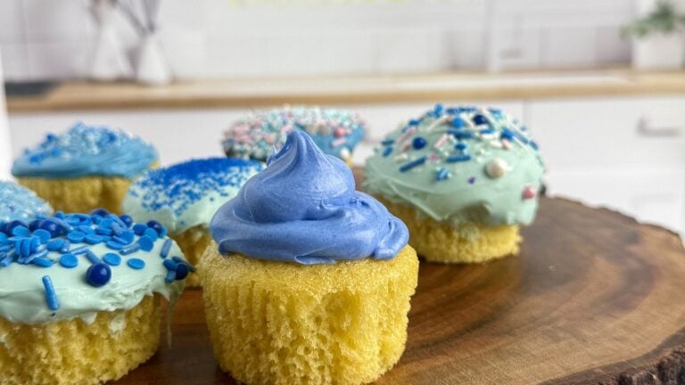 How to Make Blue Frosting 2 Ways: Dye-Free or Gel