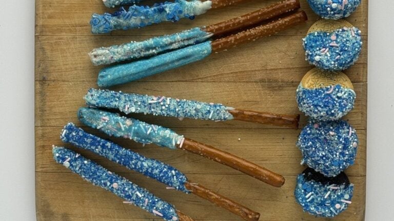 Patriotic Blue Pretzel Rods for the 4th of July