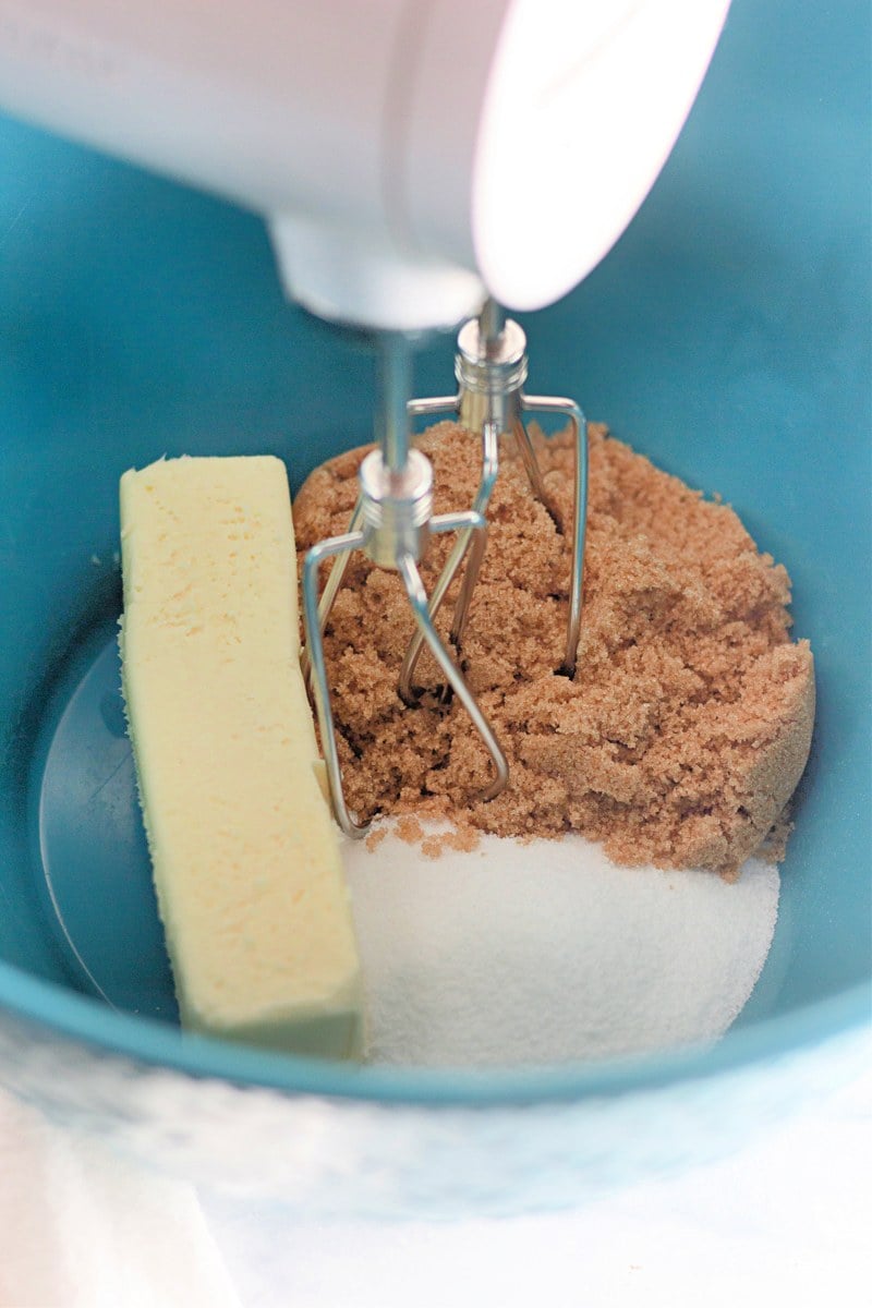 Apple cinnamon muffins creamed mixture