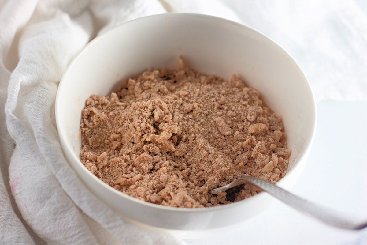 Apple cinnamon muffins creaming butter sugar