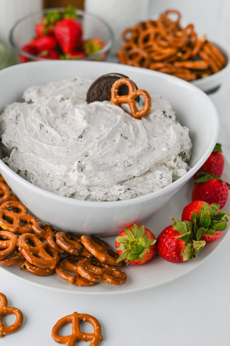 Creamy no-bake Oreo dip with a pretzel