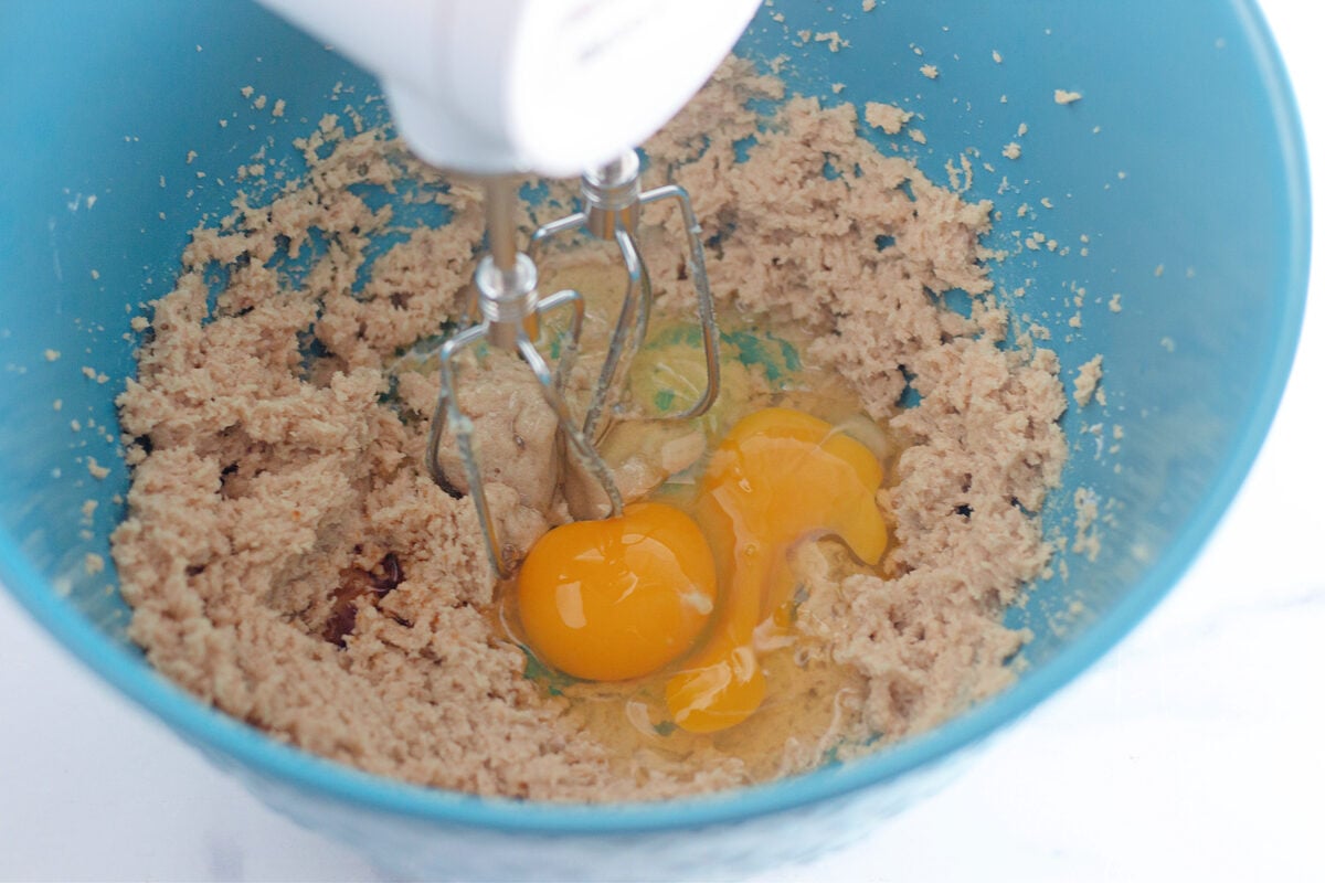 Peach streusel muffins add eggs