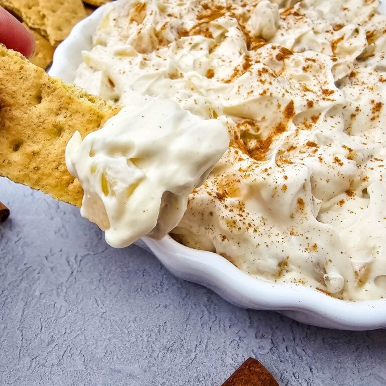Creamy Apple Pie Dip (5 Ingredients, No Bake)