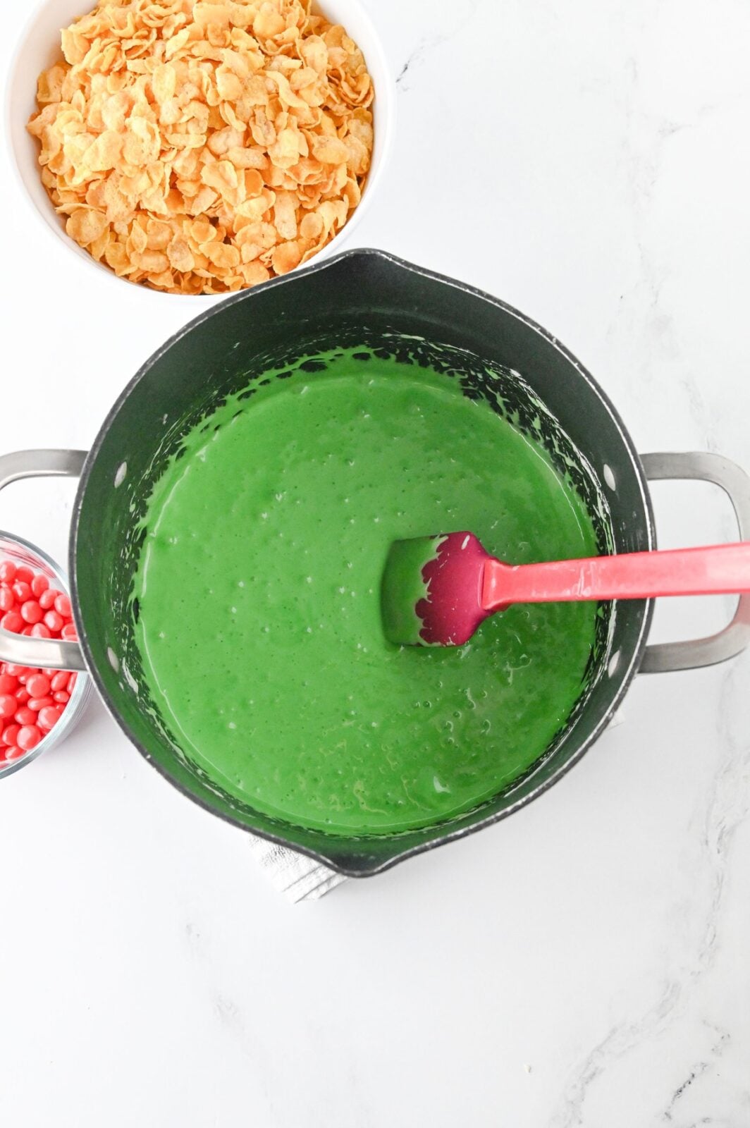 Cornflake Wreaths: green marshmallow mixture