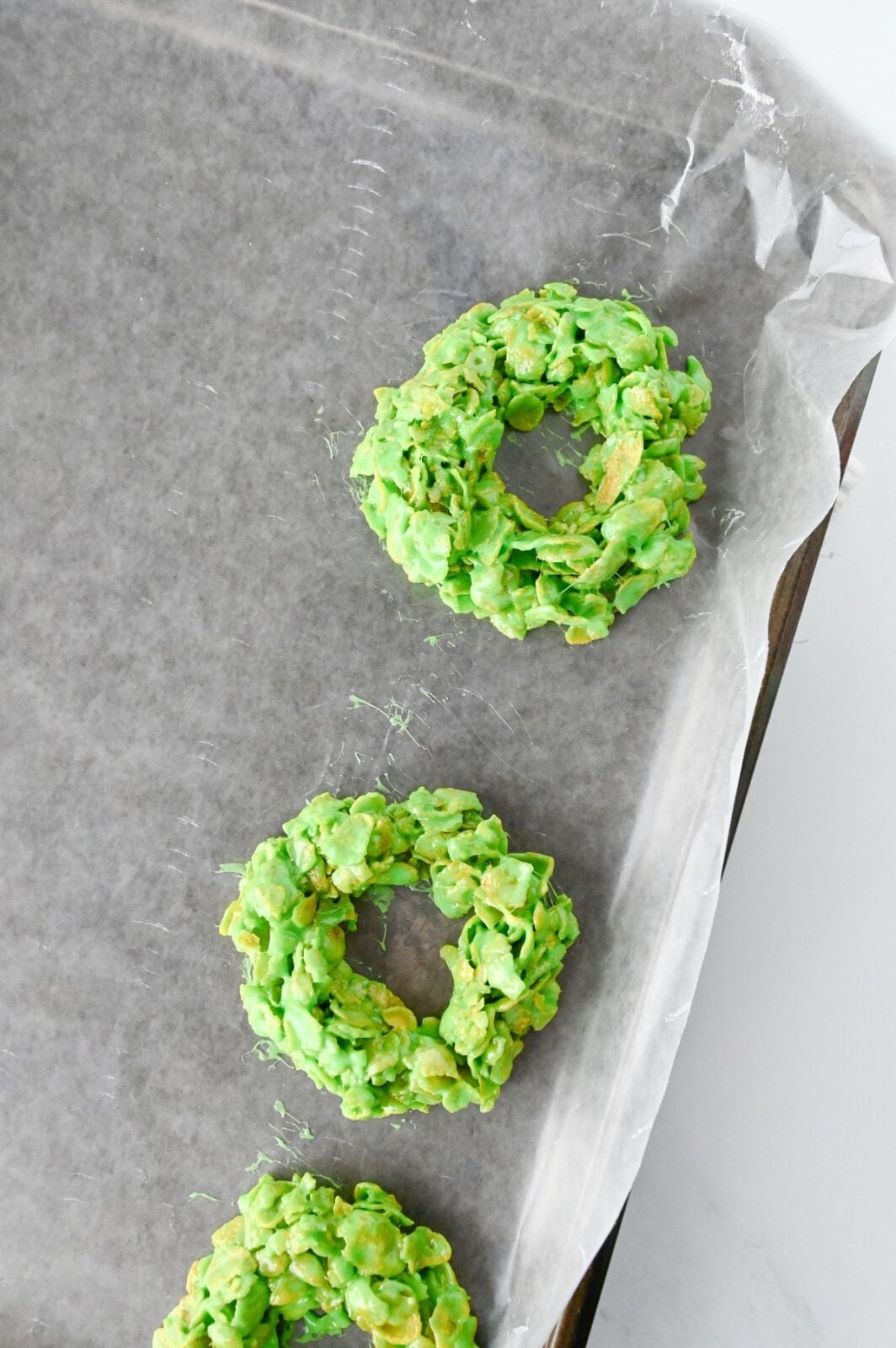 Cornflake Wreaths: shaped wreaths